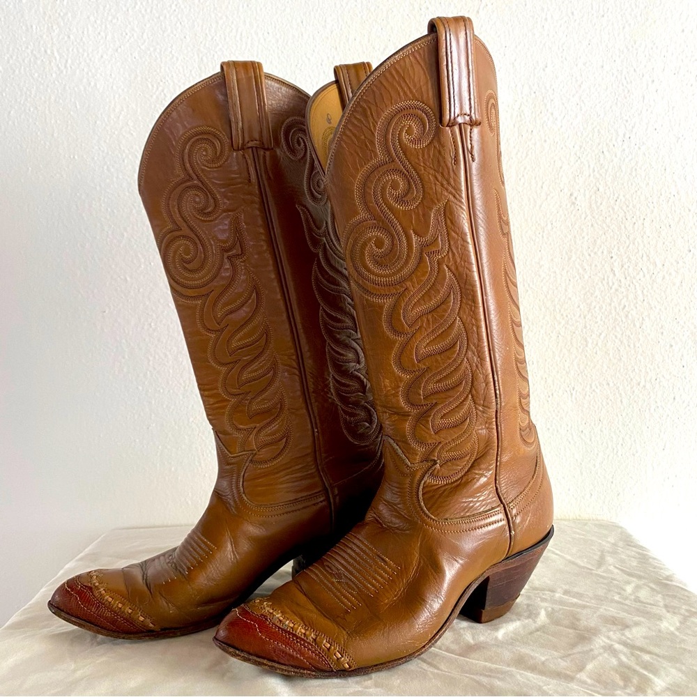 Vintage 1970’s Black label Tony lama cowgirl boots! Tan leather cowboy boots